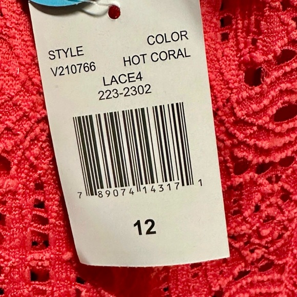 NWT Stretch Lace Dress - Picture 9 of 9